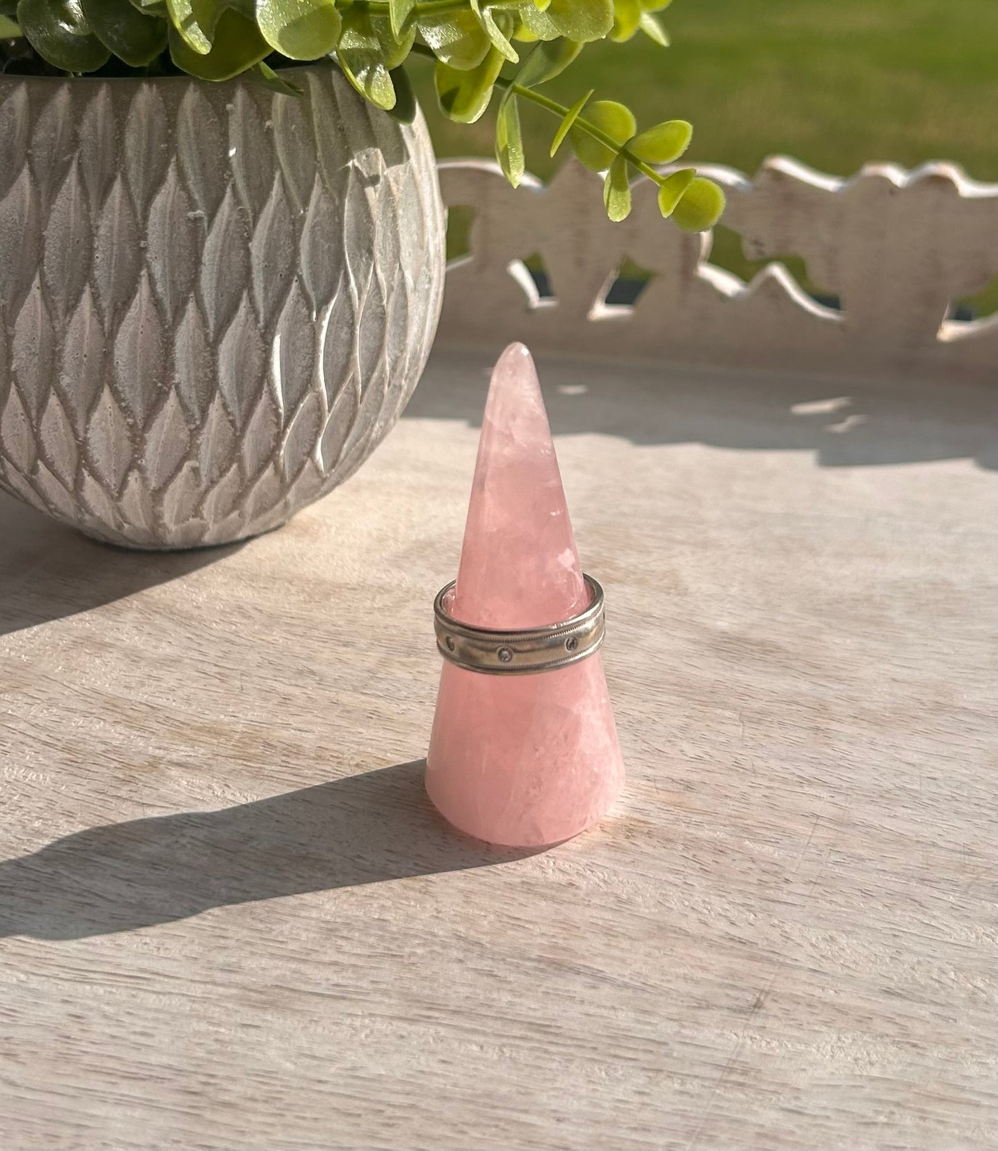 Rose Quartz Ring Holder - 10D