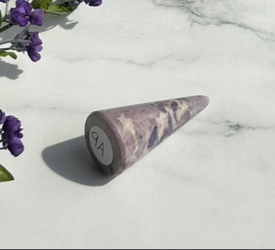 Stunning Lavendar Jade Ring Holder - 9A