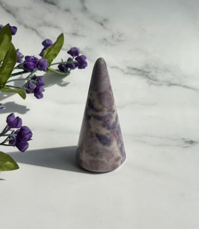 Stunning Lavendar Jade Ring Holder - 9A