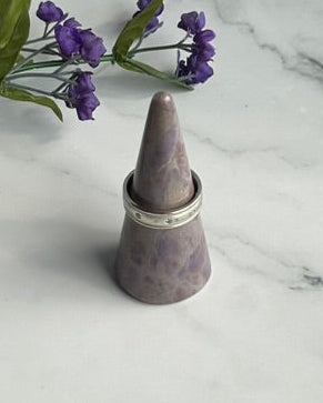 Stunning Lavendar Jade Ring Holder - 9B