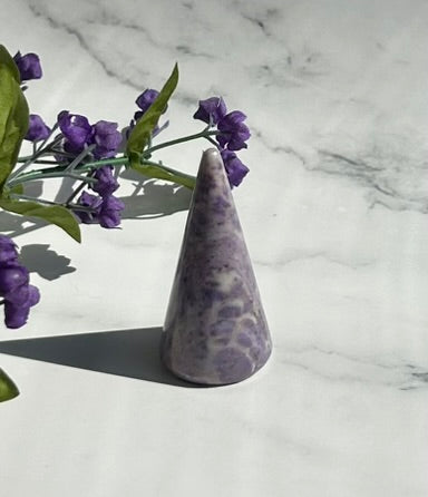 Stunning Lavendar Jade Ring Holder - 9C
