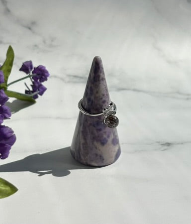 Stunning Lavendar Jade Ring Holder - 9C