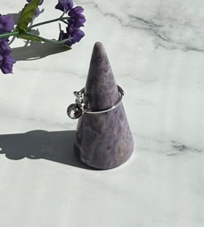 Stunning Lavendar Jade Ring Holder - 9C