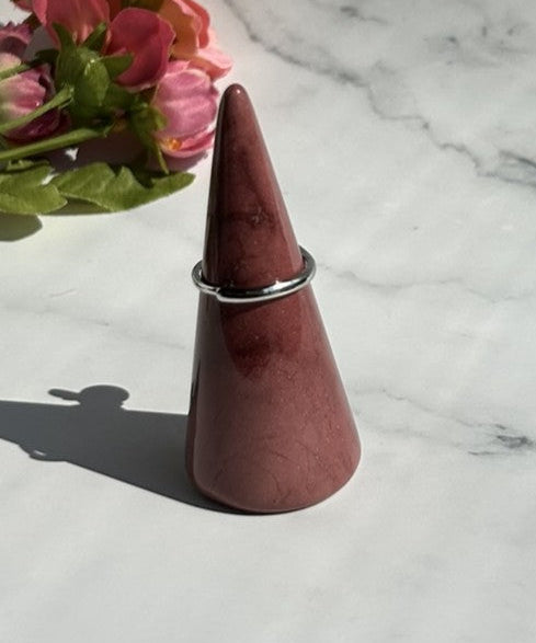 Beautiful Mookaite Ring Holder - 7A