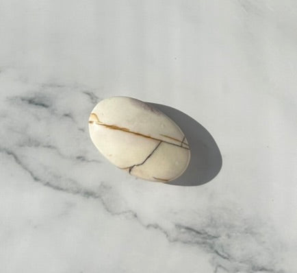 Mookaite  Palm Stone - 14E