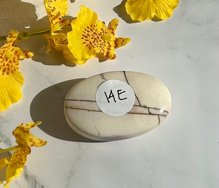 Mookaite  Palm Stone - 14E